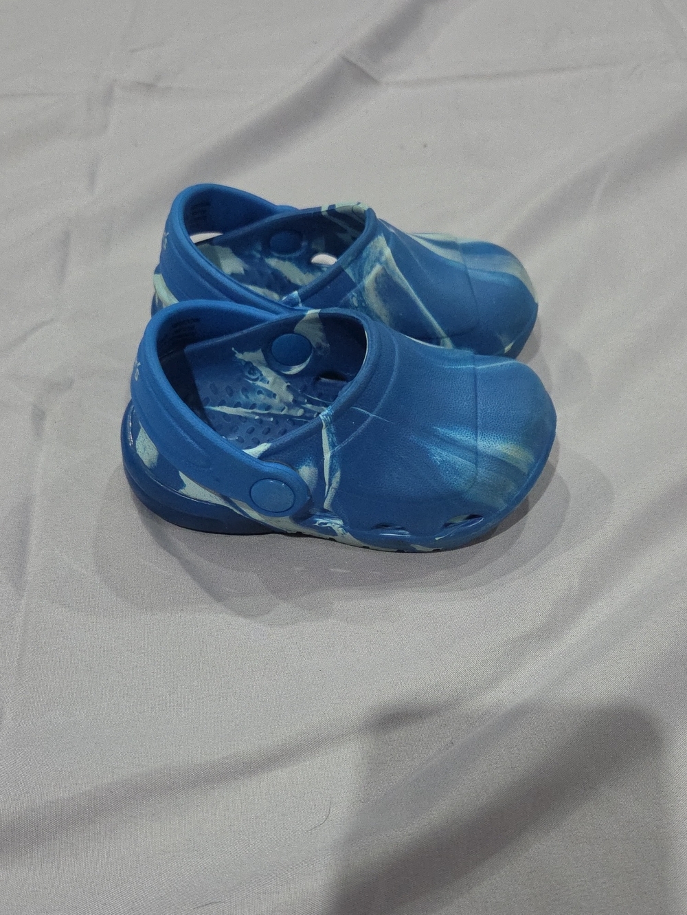 Carter's Light Up Blue Slip-On Clogs, Size 4 Toddler